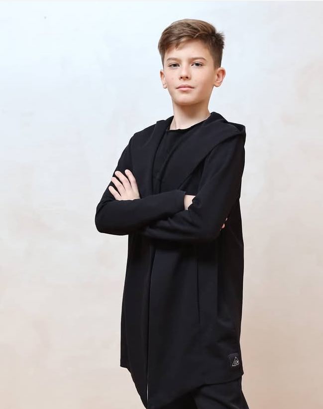 Кофта-накидка з капюшоном